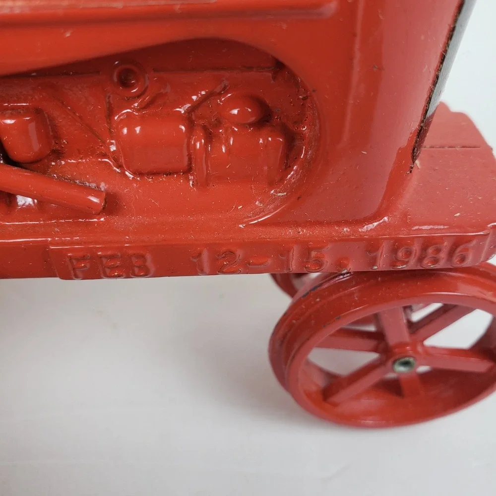 Allis-Chalmers WC 1986 Tag ERTL Die-Cast Tractor Model 1:16 Louisville Farm Show